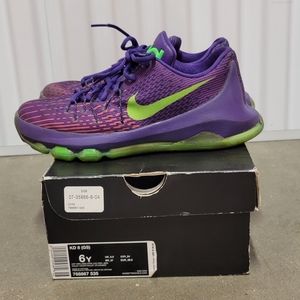 Purple 💜 and lime green 💚  KD 8
